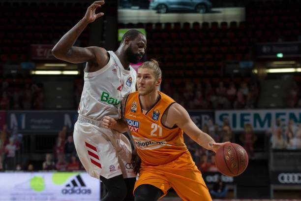 皇马以其全 皇马以其全